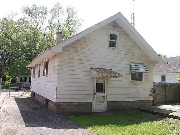 5th image of 2225 Arlington Ave