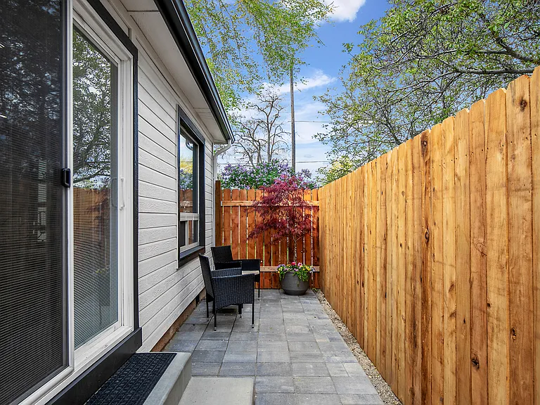 1309 W Melrose St — Photo 40