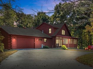 237 Oakbrook Dr, Wisconsin Dells, WI 53965