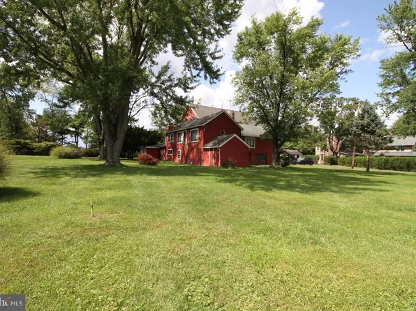 253 E Dark Hollow Rd, Pipersville, PA 18947