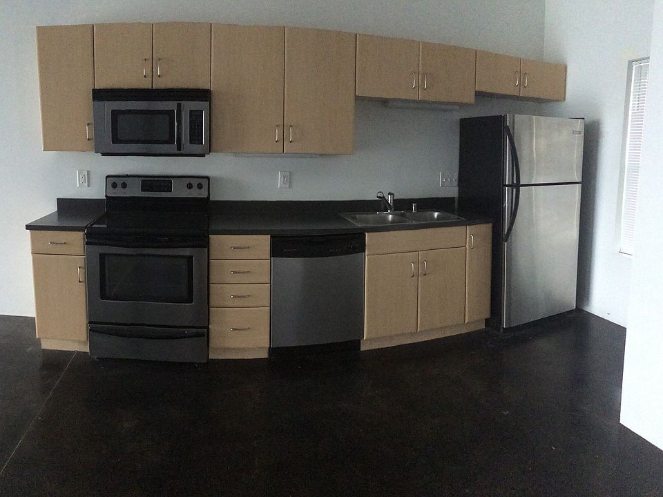 2nd image of 842 Banklick St APT 108