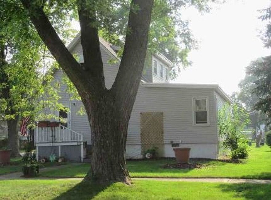 2nd image of 212 S Forest Ave