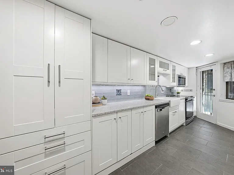 1200 E Capitol St NE #1 — Photo 14
