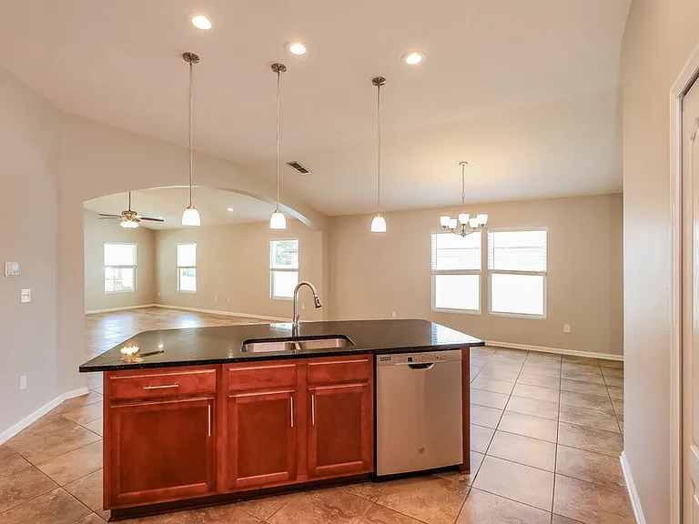 1908 High Prairie Ln — Photo 9