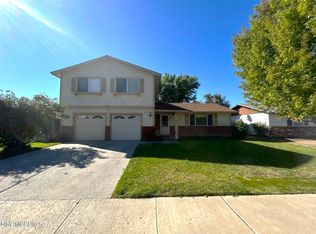 907 Camino Real Dr, Sparks, NV 89434