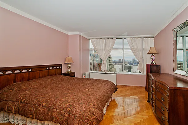 Rented by Sumitomo Real Estate Sales | media 13