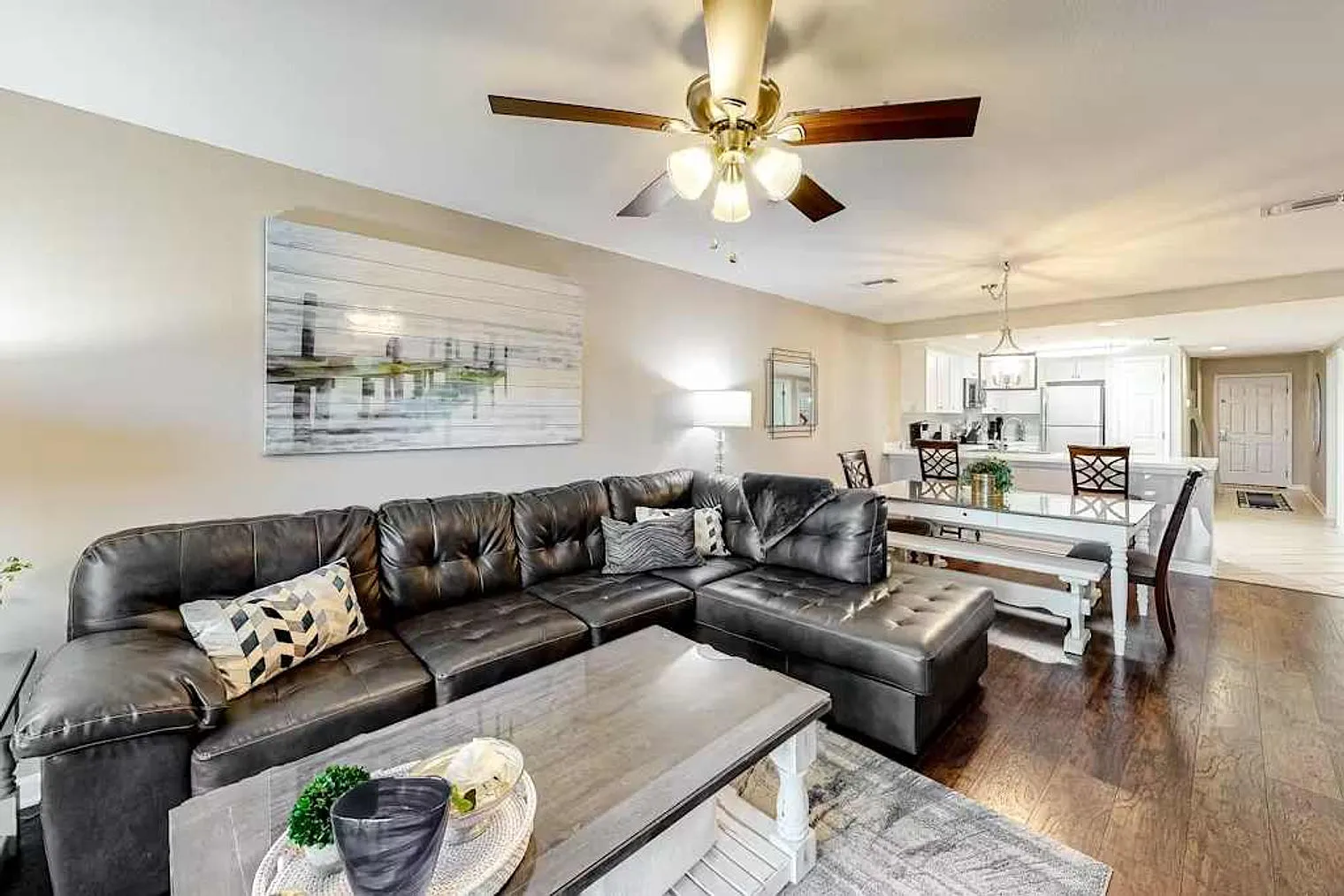 2 bed, 2.0 bath, 1356 sqft, $4,421 — Photo 2