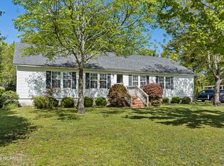 114 Bayshore Dr, Cape Carteret, NC 28584