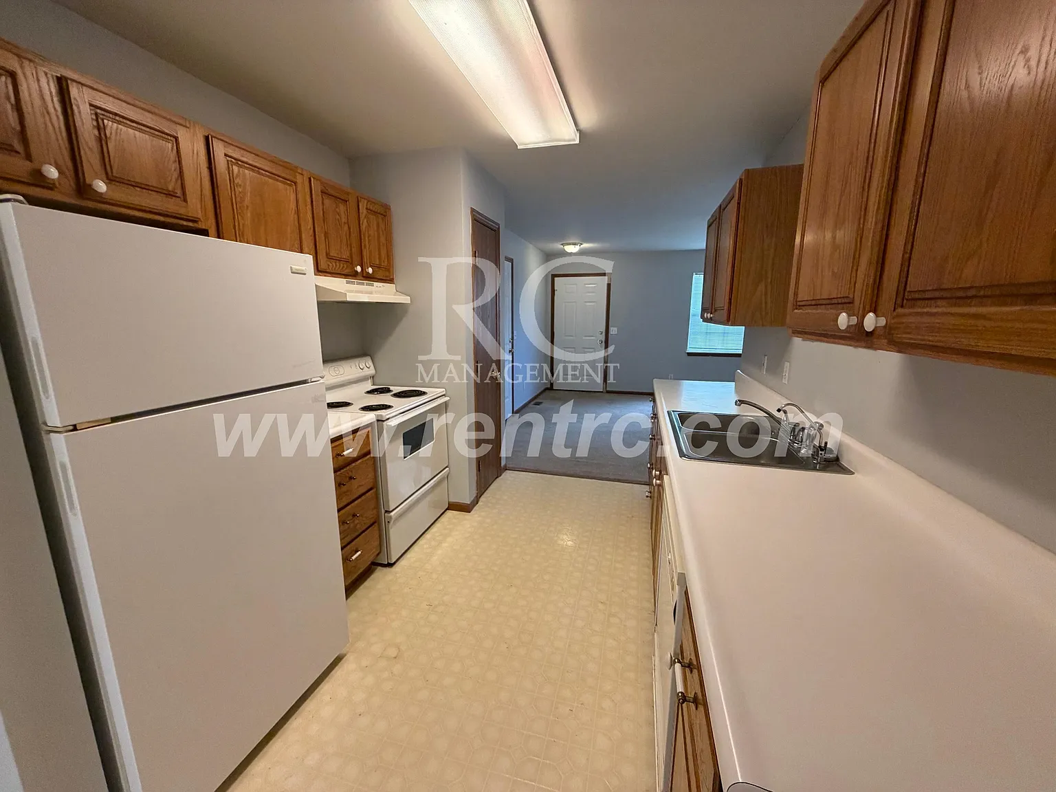 2 bed, 1112 sqft, $825 — Photo 2