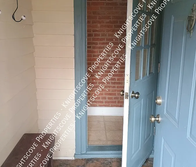 33 S Main St #1R — Photo 1