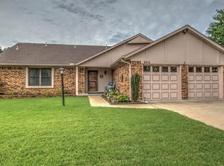 8916 E 59th Pl, Tulsa, OK 74145