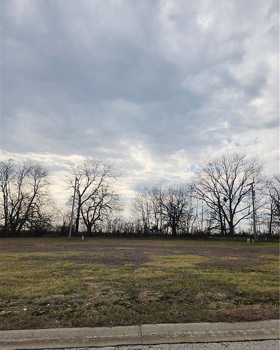 1st image of 518 Hamlet Dr