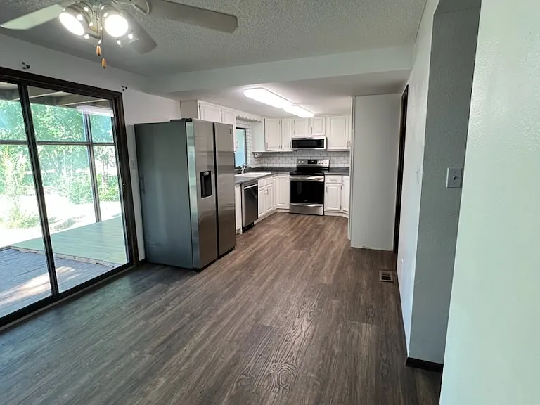1544 Sherman Ave — Photo 4