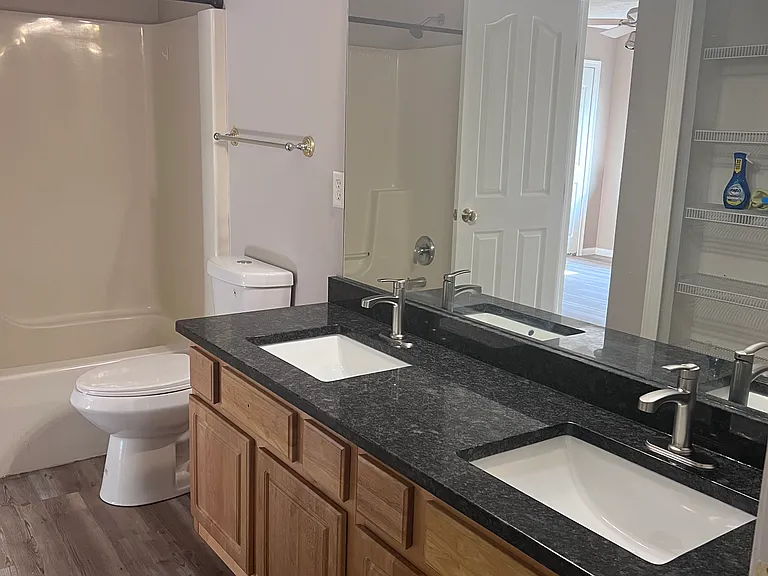 1800 Stone Manor Cir — Photo 9