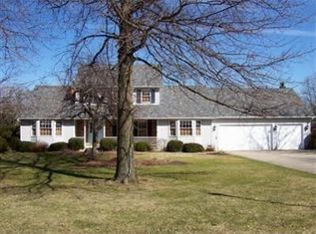 38420 River Ridge Ct, Grafton, OH 44044