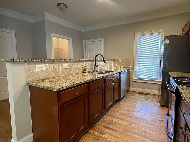 750 Terry St SE — Photo 20