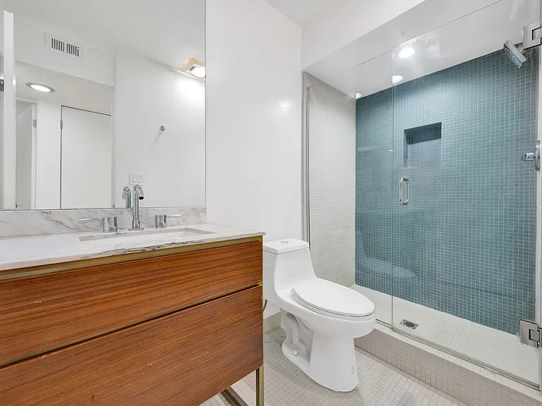 1147 N Clark St #206 — Photo 26