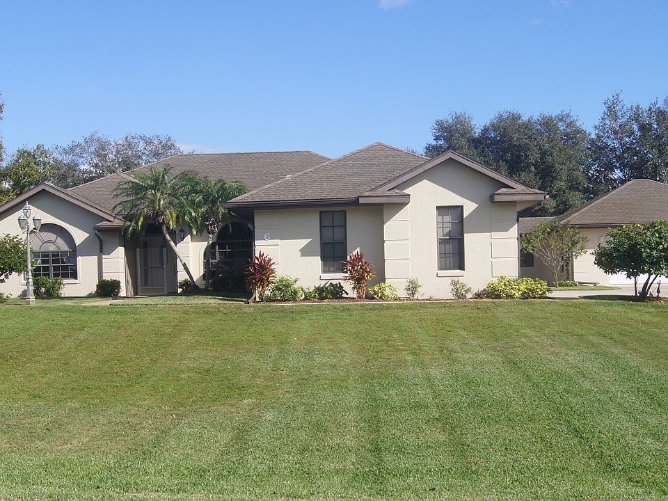 1st image of 6 Meadowlake Cir S