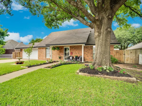 1647 E Pleasant Dr, Midlothian, TX 76065