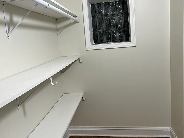 6111 S Champlain Ave #BASEMENT — Photo 9