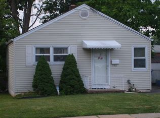 596 Chain O Hills Rd, Colonia, NJ 07067