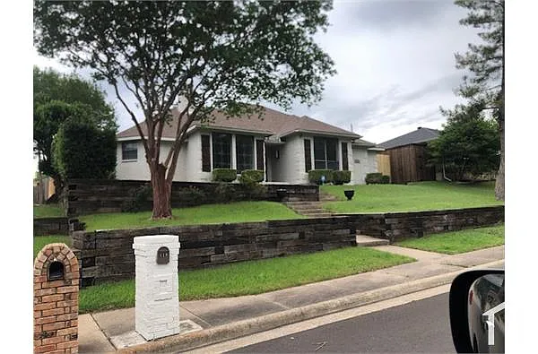 Building Photo - 418 Whispering Hills Dr