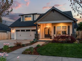 105 Huntley Ln, Phoenix, OR 97535