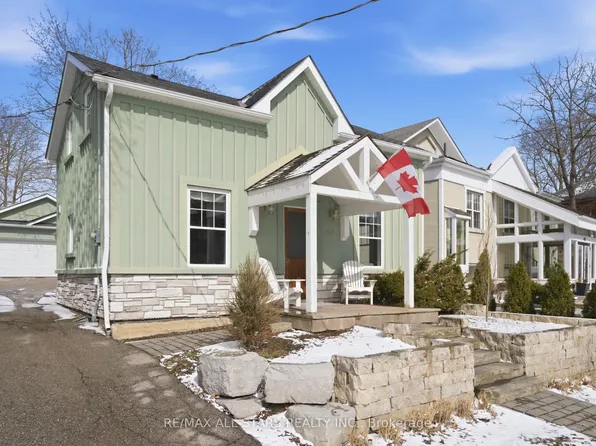 407 Queen St, Newmarket, ON L3Y 2G9