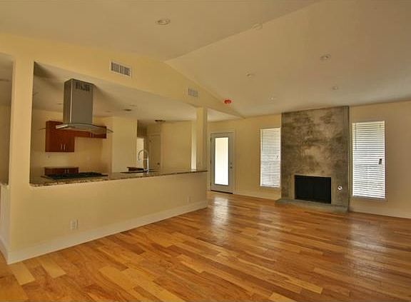 4th image of 7404 Brookhollow Dr