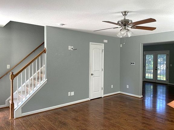 3rd image of 3012 Somme Ave