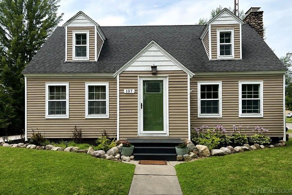 1st image of 107 N Reinberg Ave
