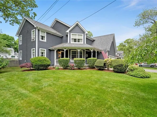 21 Tilbury Dr, Bristol, RI 02809