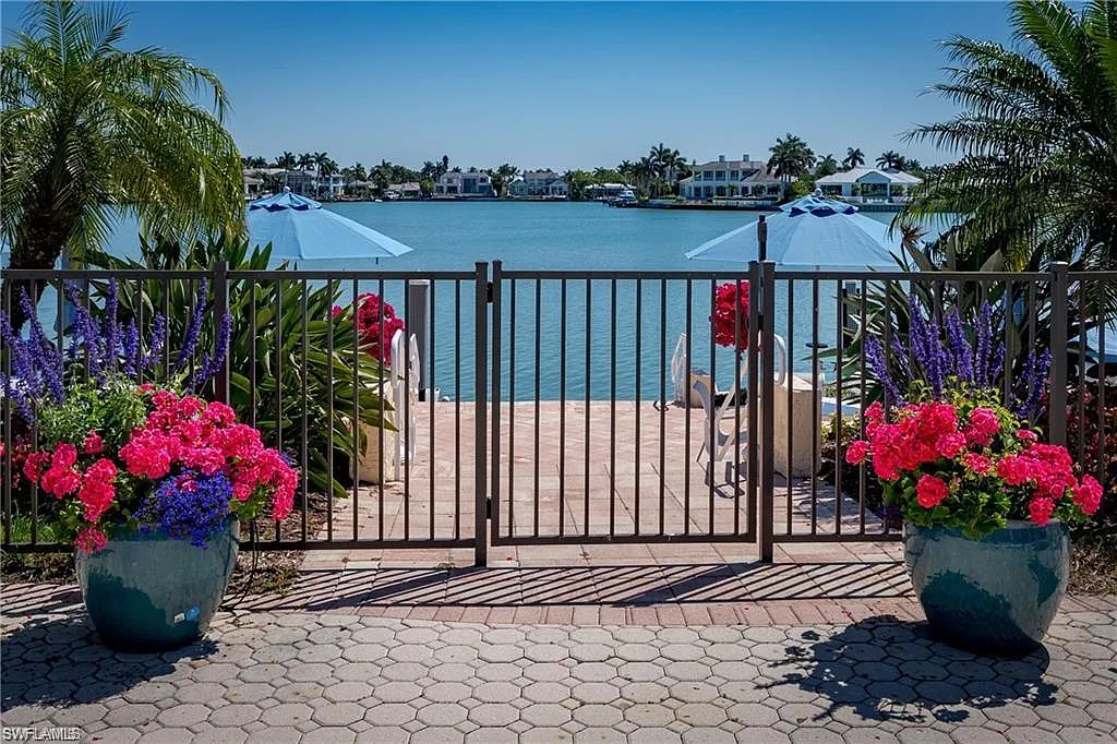3 bed, 2.0 bath, 1886 sqft, $5,900 — Photo 1