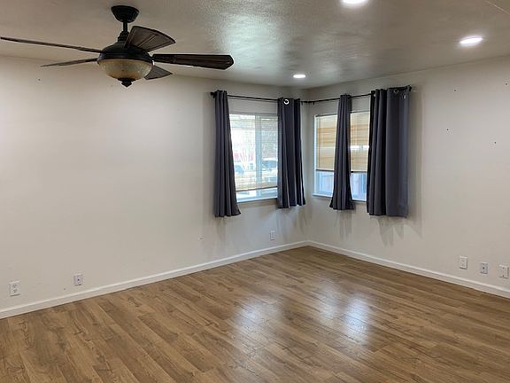 5th image of 5098 Snow Dr