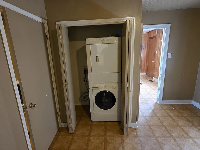 1712 Pinewood Dr — Photo 9
