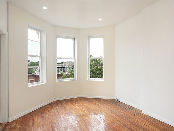 3rd image of 455 Chauncey St APT 4