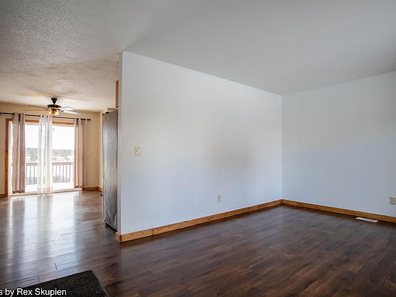 3rd image of 3096 Pillon Rd