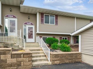 3252 Dodd Ln, Eagan, MN 55121