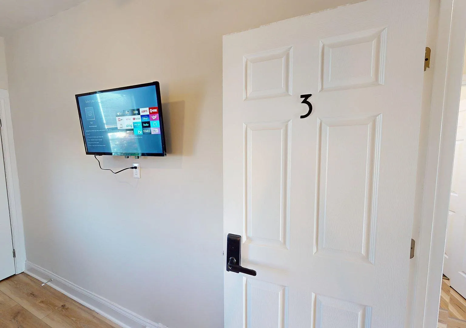 4 bed, 2.0 bath, 1200 sqft, $750 — Photo 3