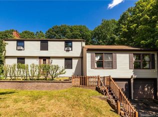 7 Pinewood Rd, East Granby, CT 06026