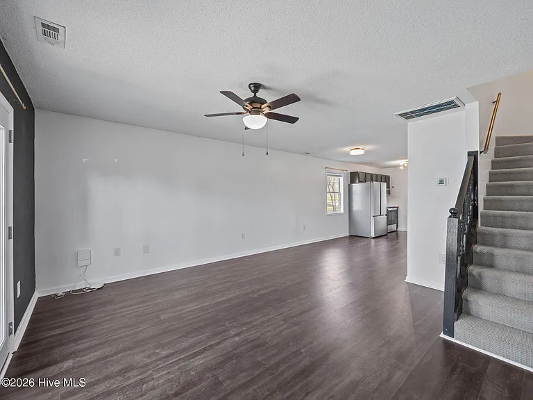 92 Shoreline Dr — Photo 3