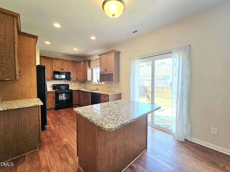 5525 Keowee Way — Photo 4