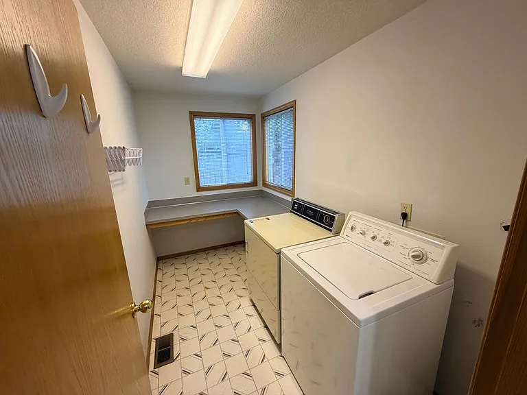 1835 NE 56th Ave — Photo 25