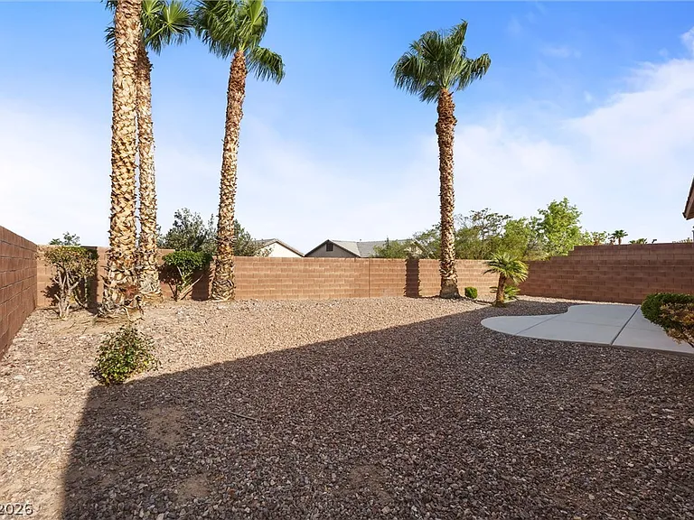 428 Eternity St — Photo 7