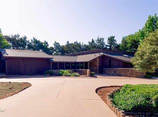612 Cedar Ln, Frederick, OK 73542