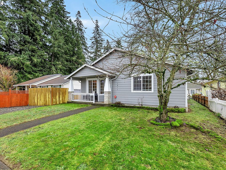 1st image of 1811 NE Edge Park Dr