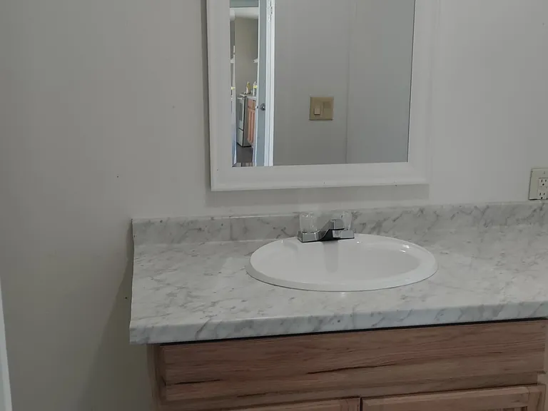 1261 Stoneybrook Dr — Photo 8
