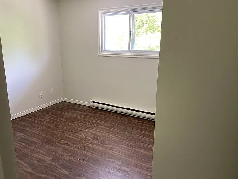 454 Oak St — Photo 8