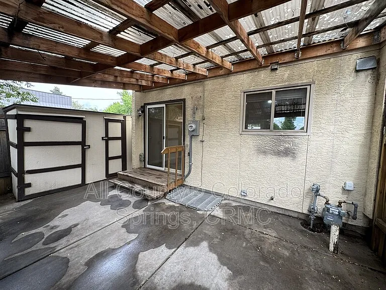 1138 Delaware Dr — Photo 7