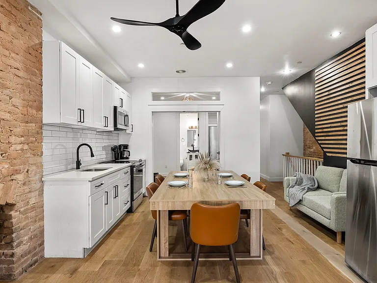 942 Pacific St #1 — Photo 1